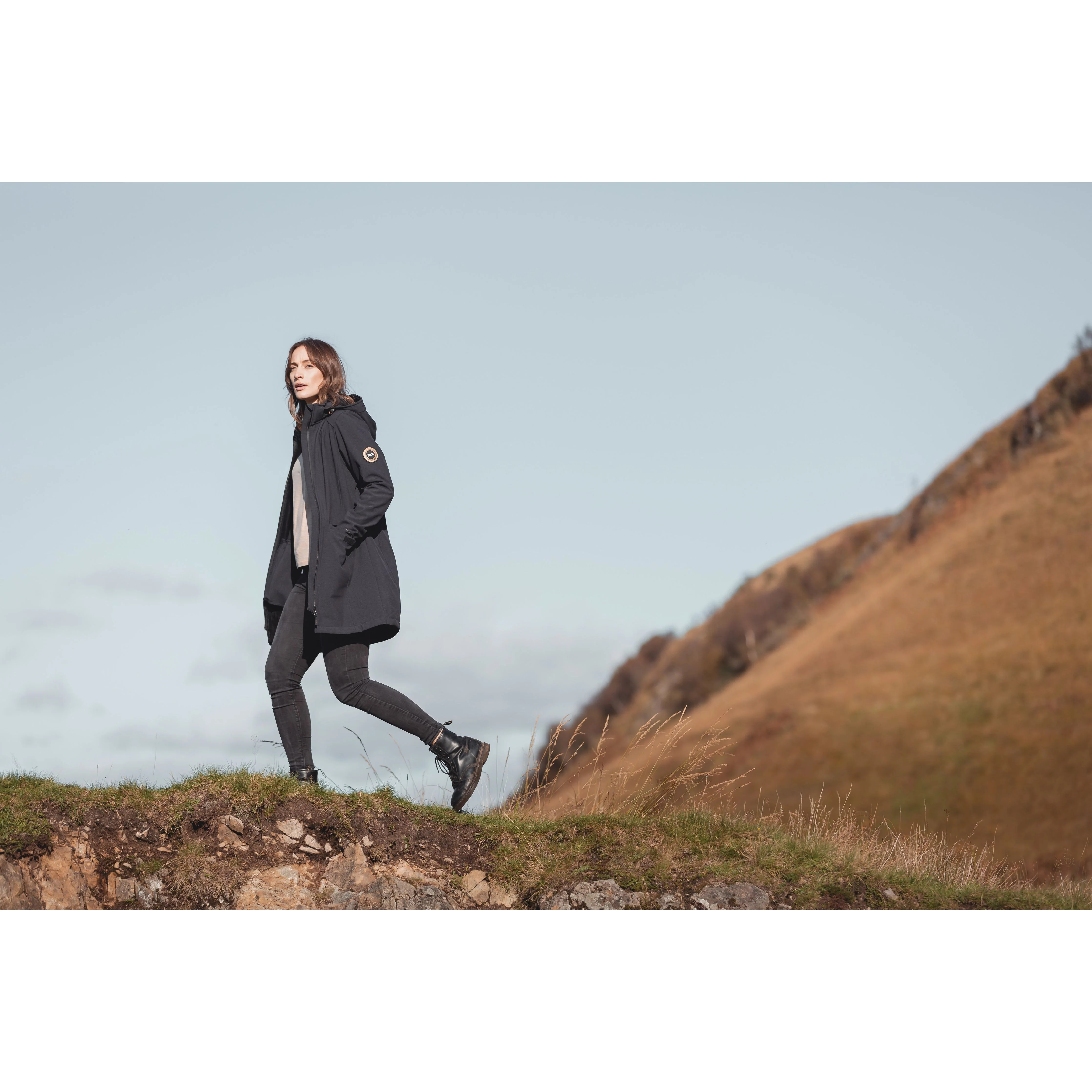 Maria Womens DLX Softshell Jacket in Black - Image 5
