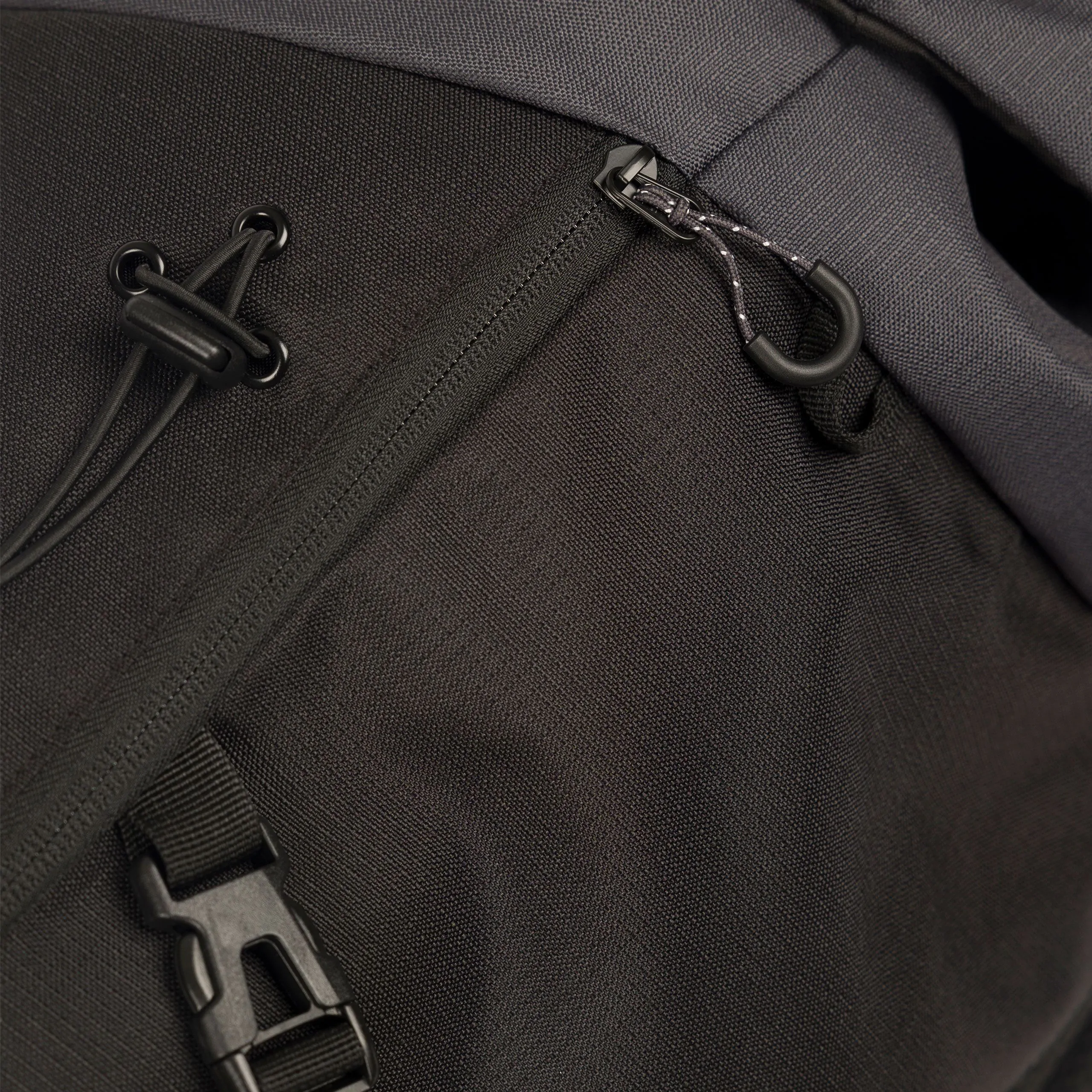 Pass 75 Hiking Rucksack 75L in Black and Dark Grey - Image 8